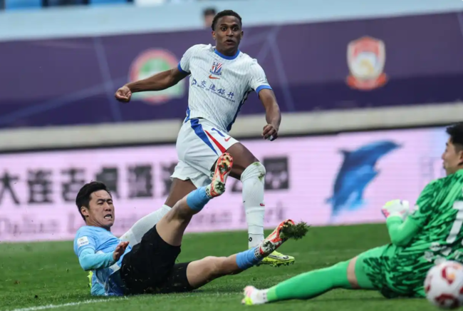 Màn đụng độ hấp dẫn Shanghai Port vs Dalian Yingbo